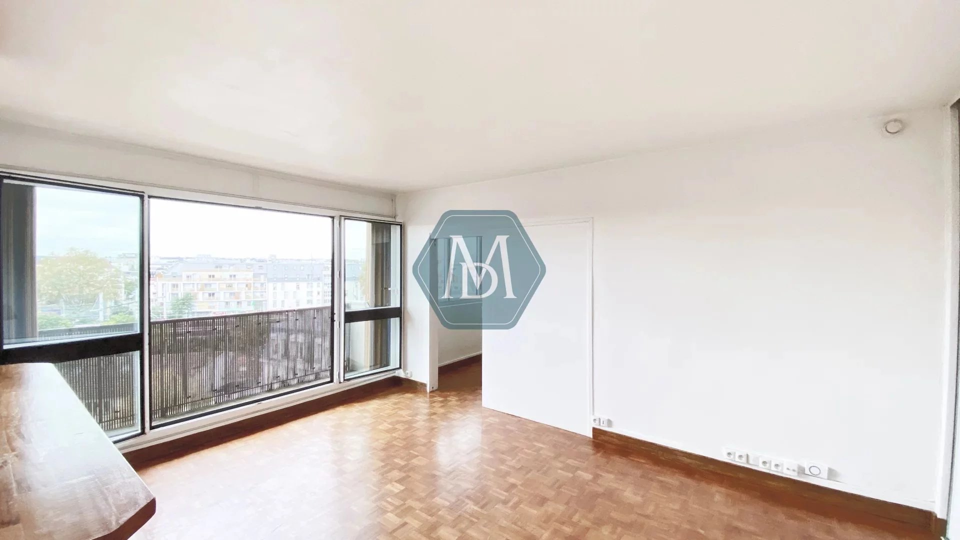 94700 MAISONS-ALFORT – PLACE JEAN MOULIN GARE DU RER – 2 PIECES + BALCON