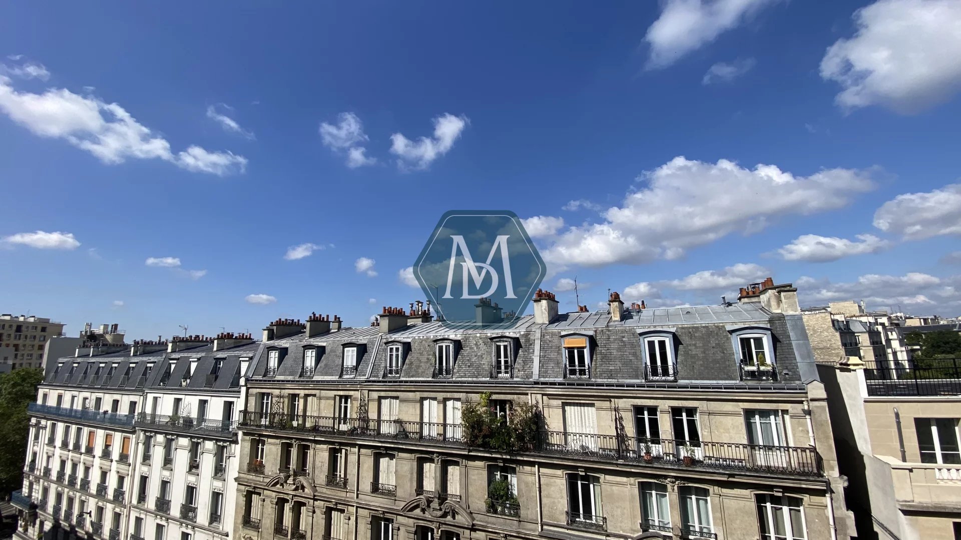 PARIS XVIème – BOULAINVILLIERS – ASSOMPTION – 4 PIECES 2 CHAMBRES + 2 BALCONS + CAVE + LOCAL VELO